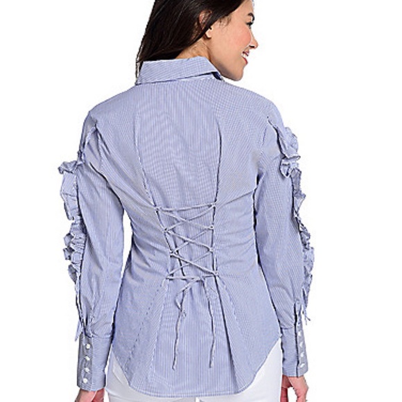 ✨3 for $30✨ NWOT Striped Stretch Button Down Top - Picture 2 of 11